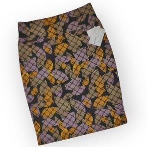 Leaf pattern pencil skirt